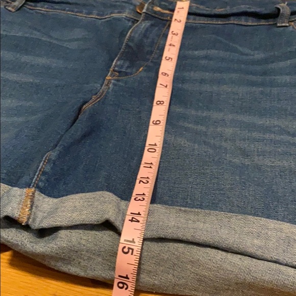 Old Navy Jean Shorts - Picture 4 of 5